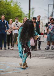Loinclothed hobby; Obr�zek dne - the picture od the day - �awa rel -  Dancing around the fire  - down by the water