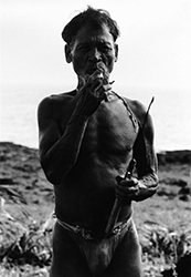 Loinclothed hobby; Obr�zek dne - the picture od the day - �awa rel -  Goodbye, Lanyu  - photo by Wang Sin