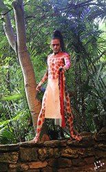 Loinclothed hobby; Obr�zek dne - the picture od the day - �awa rel -   Loinclothed in his role, photo taken by Abraham Navarrete
