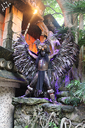 Loinclothed hobby; Obr�zek dne - the picture od the day - �awa rel -  Mayan warrior  - photo taken by Abraham Navarrete