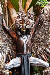 Loinclothed hobby; Obr�zek dne - the picture od the day - �awa rel -   Mayan Shaman in the Xcaret 