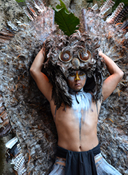 Loinclothed hobby; Obr�zek dne - the picture od the day - �awa rel -  Mayan Owl Dancer  - photo by Brian Smith