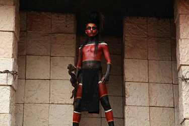 Loinclothed hobby; Obr�zek dne - the picture od the day - �awa rel -  The Xcaret Show performer