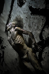 Loinclothed hobby; Obr�zek dne - the picture od the day - �awa rel - Butoh dancer