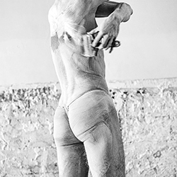 Loinclothed hobby; Obr�zek dne - the picture od the day - �awa rel - White color and a string loincloth... is my only dress.