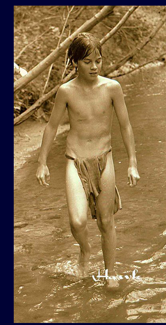 Loinclothed hobby; Obr�zek dne - the picture od the day - �awa rel -  child of the wood 